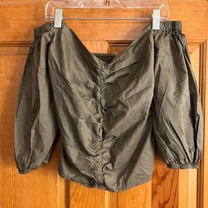 Modern Citizen Green Off-White Off Shoulder Ruched Top Blouse Size Medium